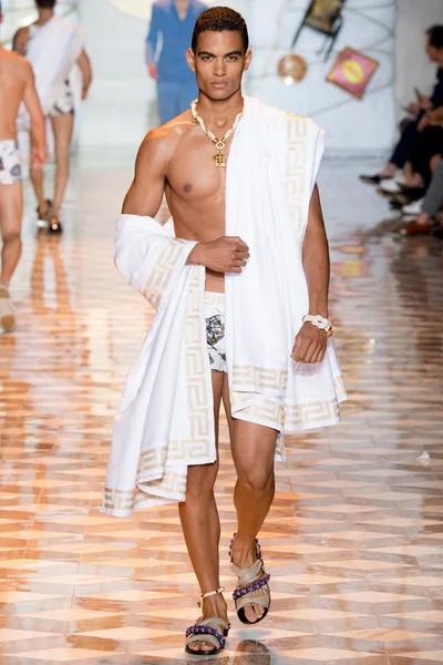 Look 25